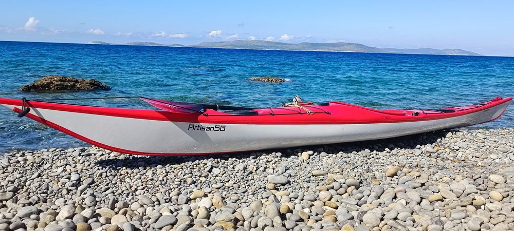 Продавам висок клас морски каяк