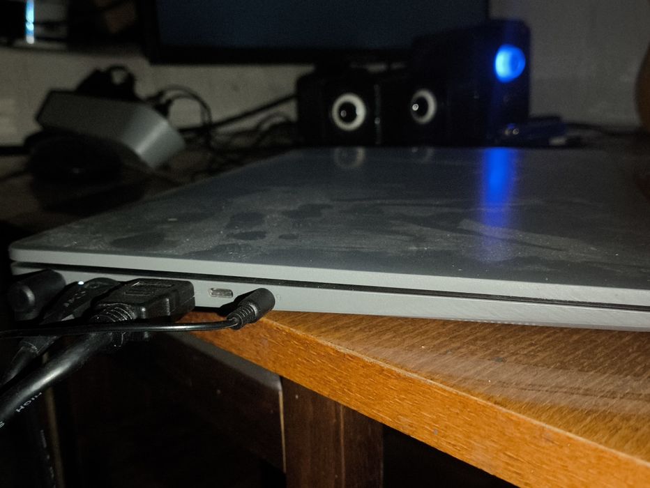 Noutbuk sotiladi Lenovo + 27 monitor