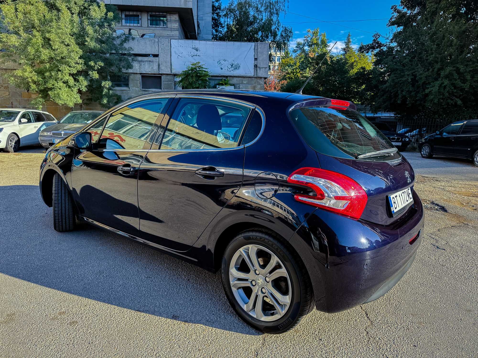 Peugeot 208 1.6 vti сервизна история, отлично състояние 2014