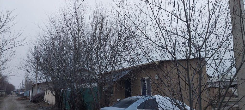 Ховли уй 2 хона таёр,газ,отопления,сув муоммлсиз