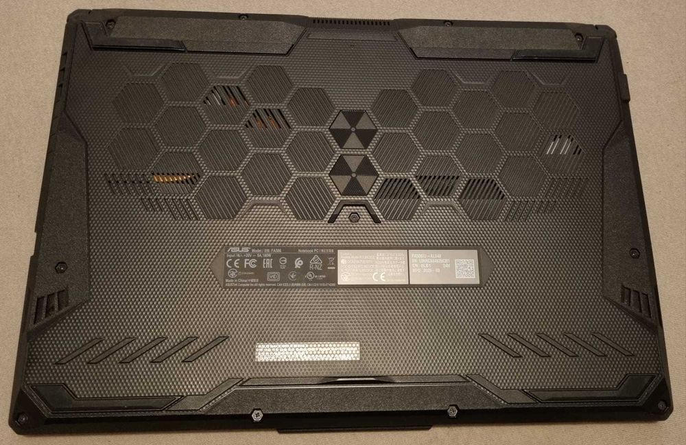 Vand leptop Asos gaming