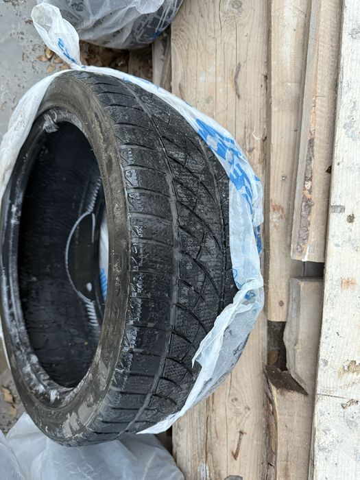 Продам покрышки зимние.