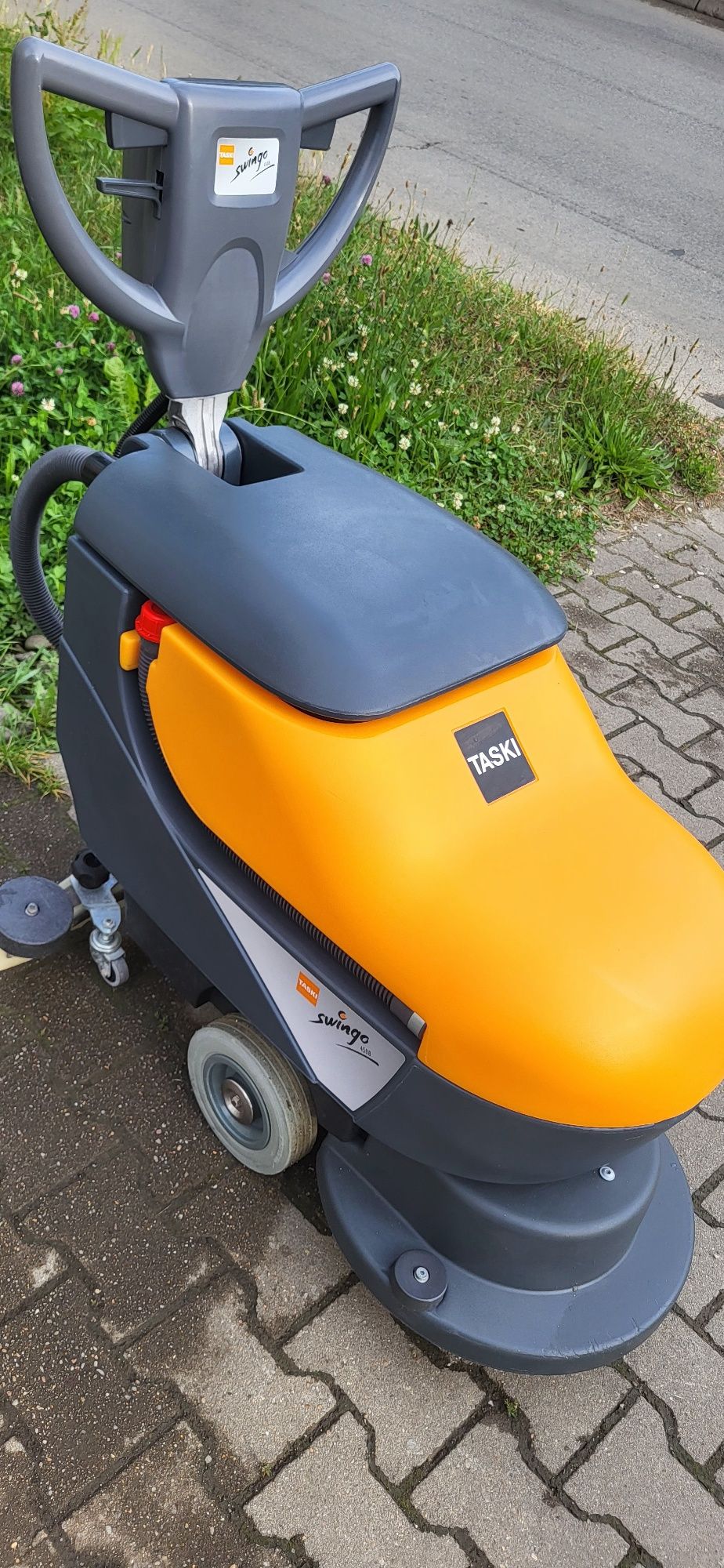 Masina de spalat pardoseli Taski swingo 450 B