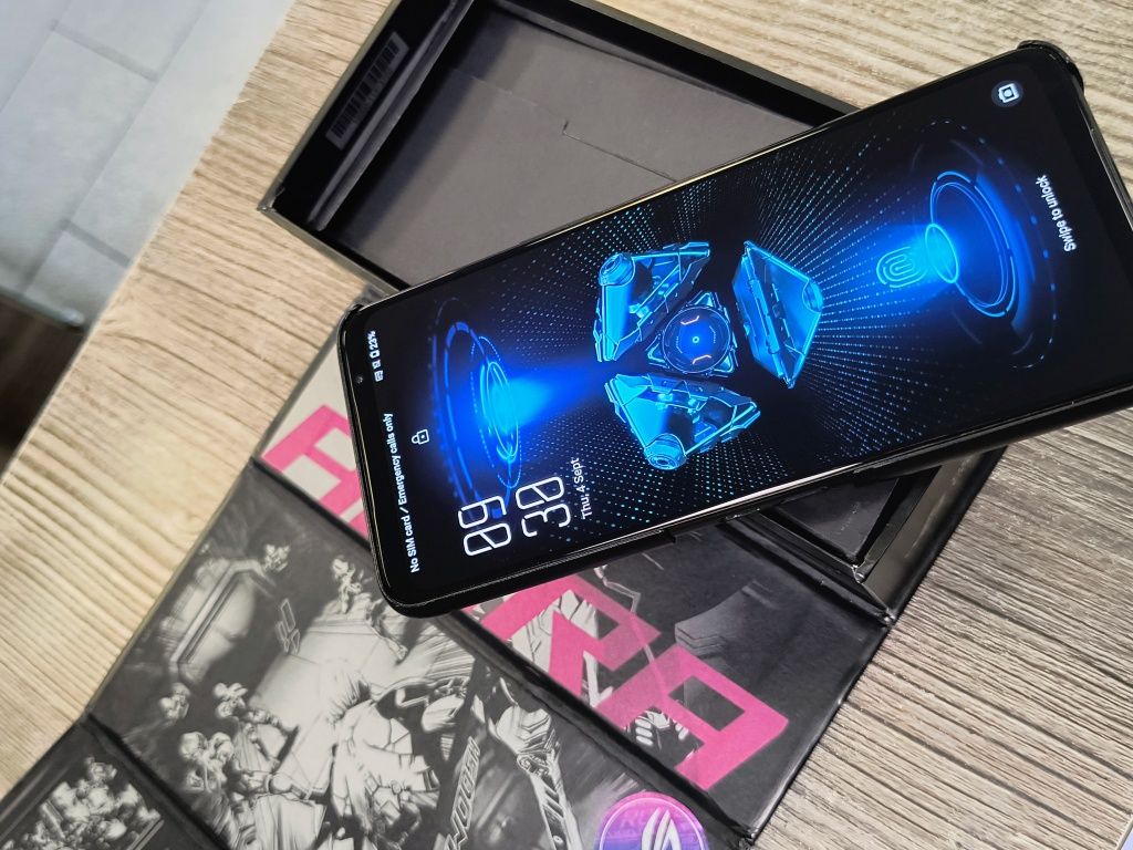Asus ROG Phone 5 5G / 128GB / 8RAM
