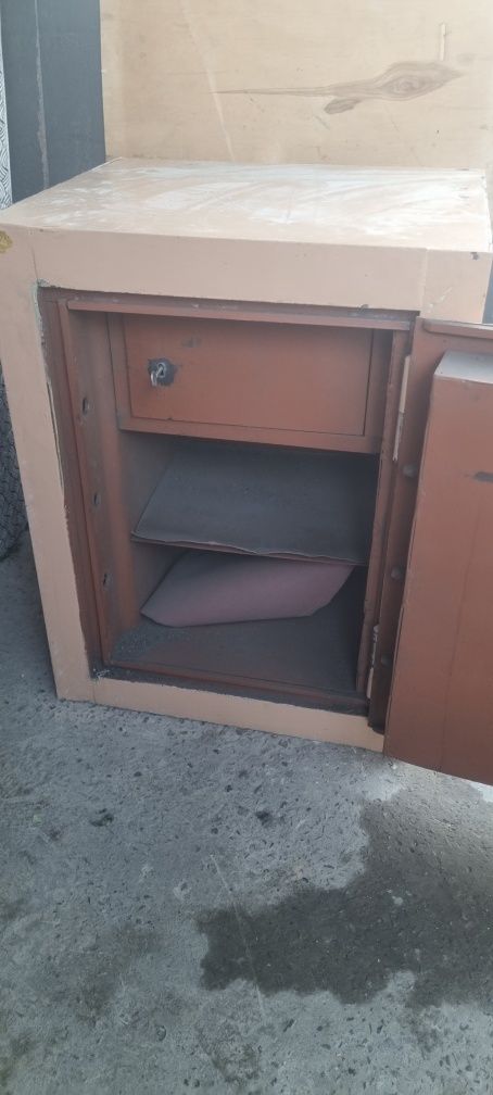 Срочно продам песочный сейф