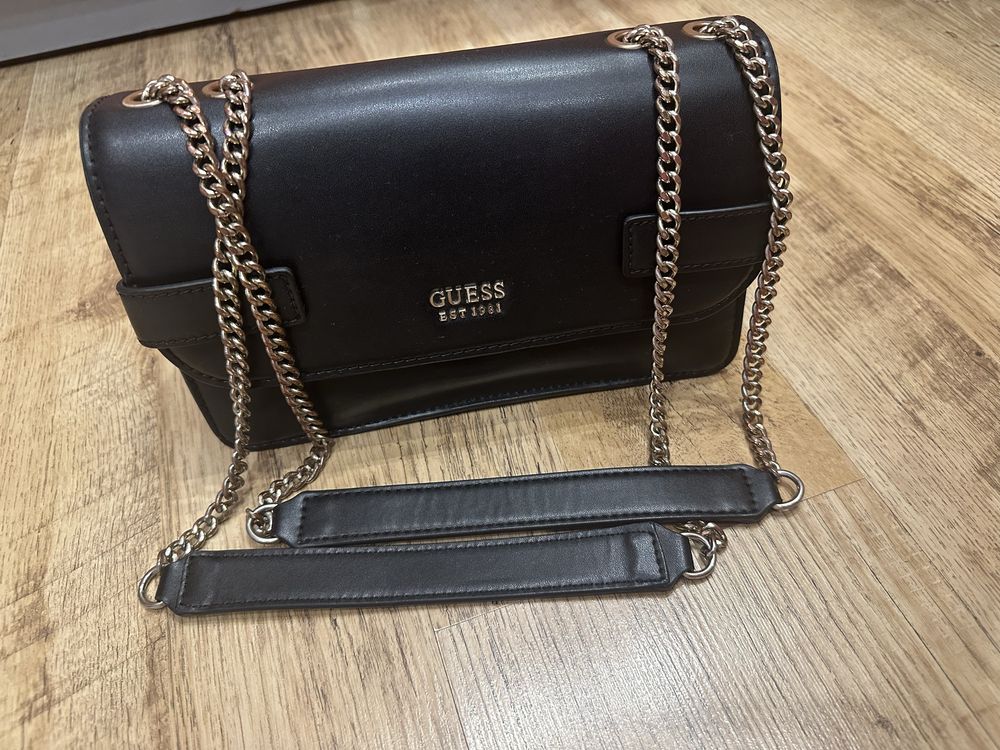 Оригинална чанта guess