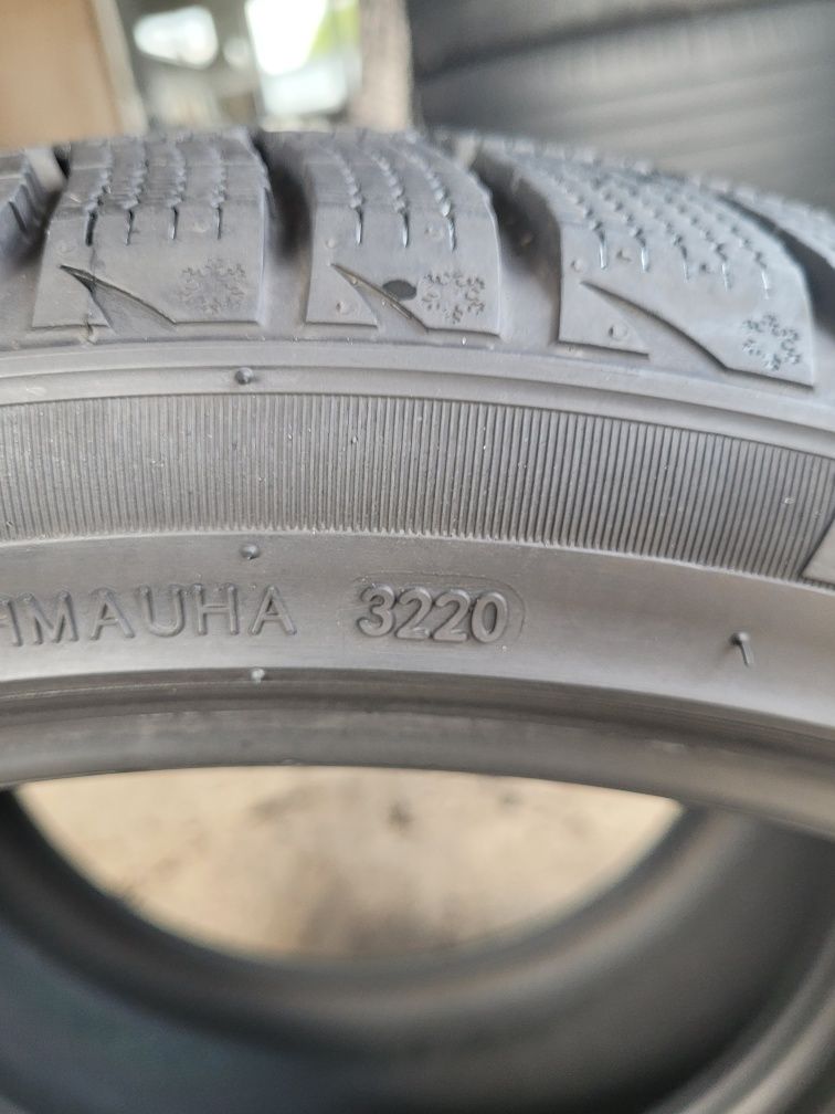 225/40R19 M+S DOT 2020