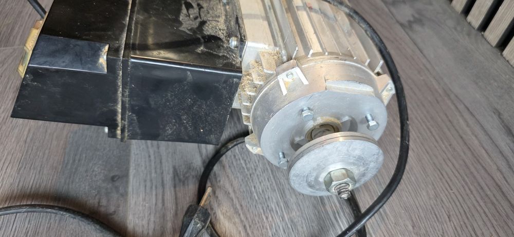 Motor electric 220 v