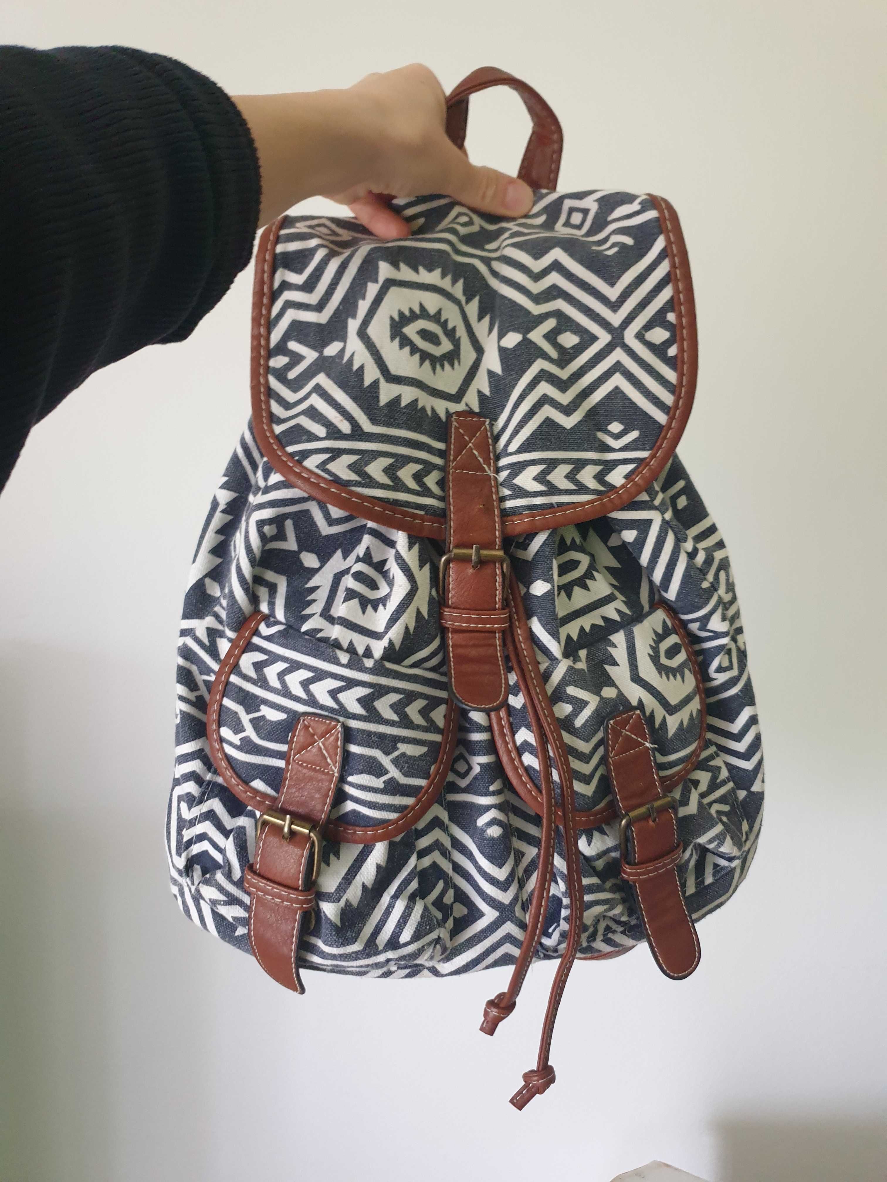 Rucsac cu buzunare