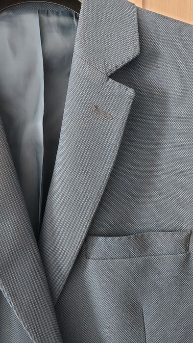 Продаются 2 пиджака