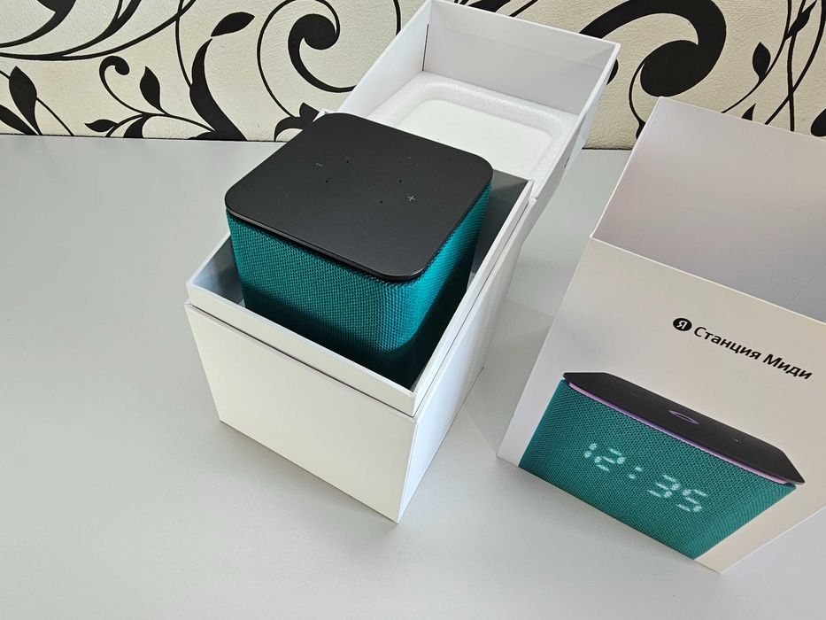 ПРОДАМ Яндекс Станция Миди (Умная колонка) 24Вт. Состояние НОВОЕ.
