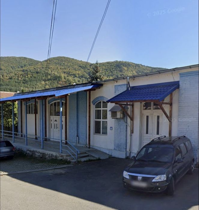 Inchiriez spatiu comercial 800 mp/birouri/penny market