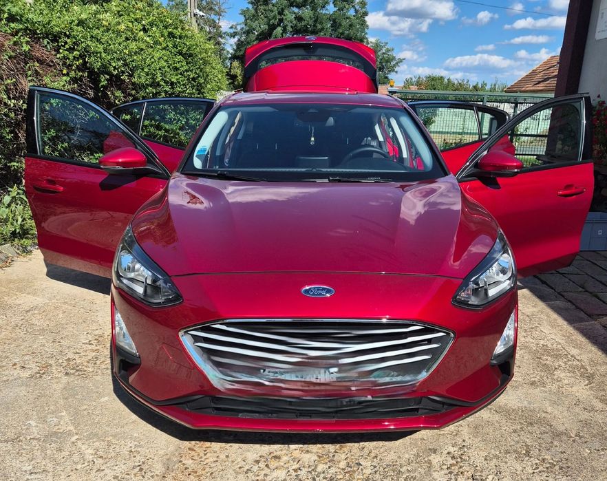 Ford Focus Primul proprietar ,stare perfecta ,tinut in garaj.
