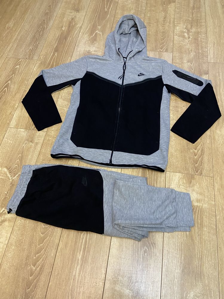 Trening Tech Fleece Nike marimea S,M,L,XL,XXL