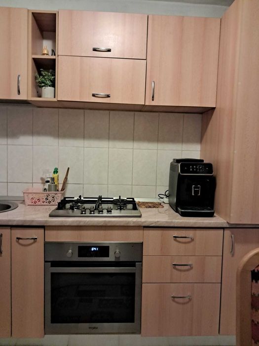 Apartament 2 camere decomandat, centrală proprie, izolat