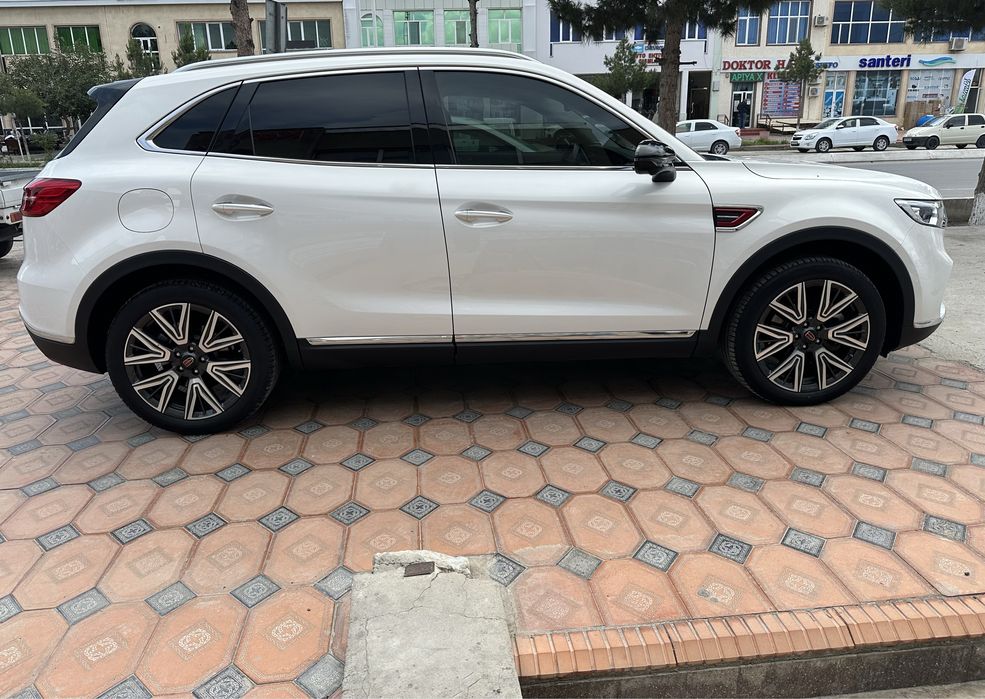 Hongqi hs5 4*4 awd 2022 dekabr