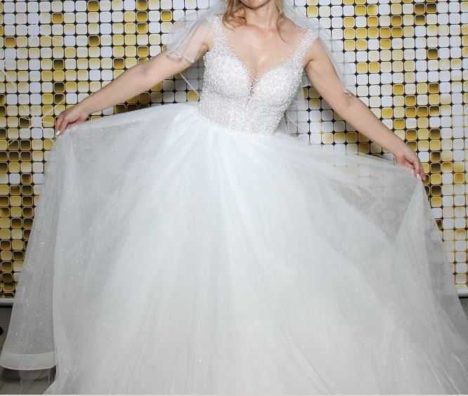 Rochie mireasa cu corset, cu perle