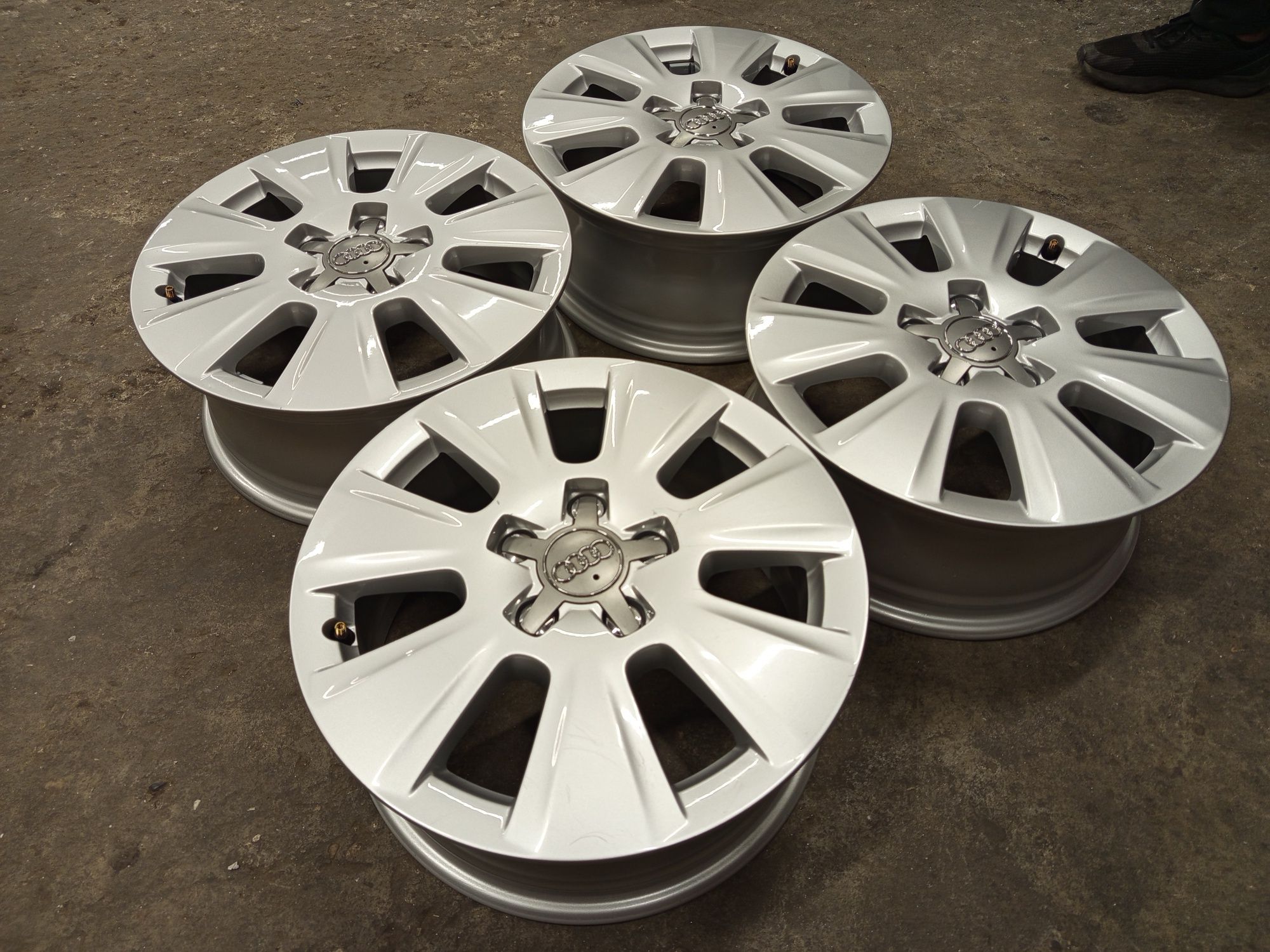 16" Audi A3 8P Оригинални Джанти 5x112 Audi A3