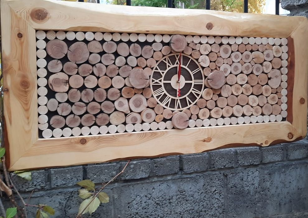 Деревянное пано ручной работы.