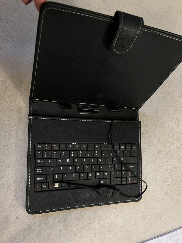 Husa tableta cu tastatura USB