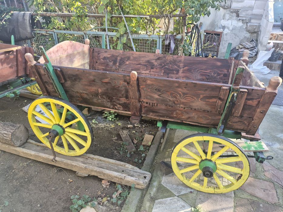 Старинна Дървена Каруца
