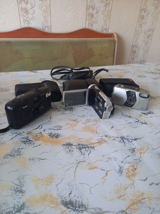 Продам  фотоаппараты и видео