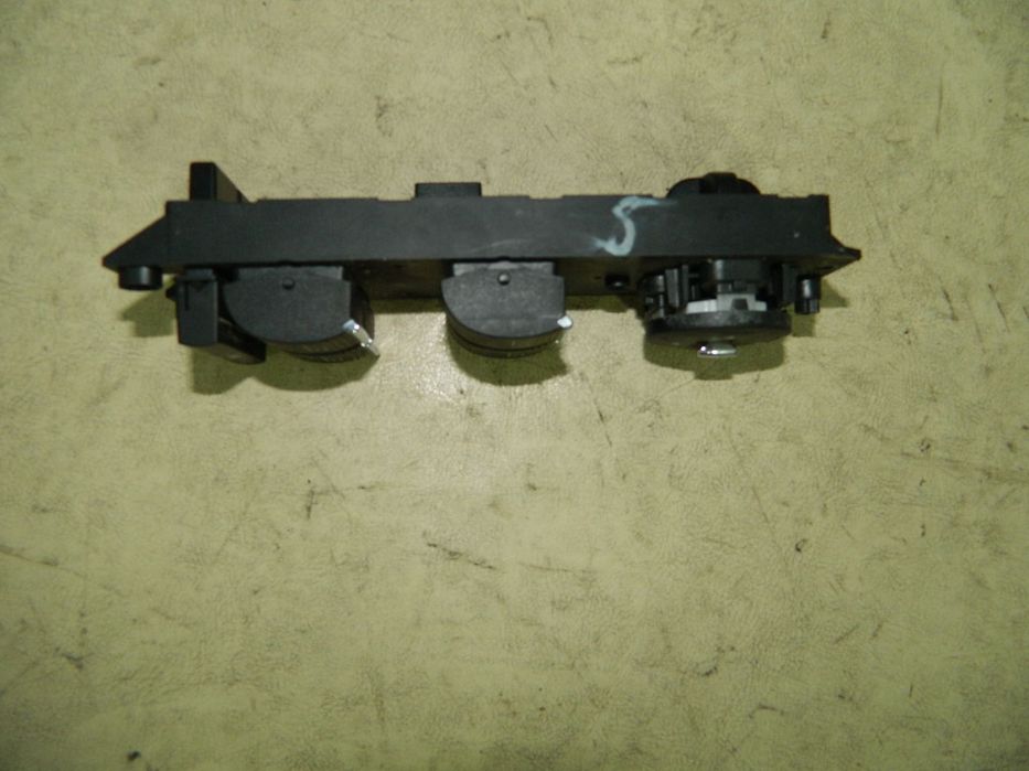 Panou control geamuri si oglinzi - usa stanga fata, Ford C-Max, 2010, 2011, 2012, 2013, 2014, 2015, , AM5T14A-132BB