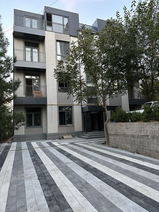 Нежилой помешение цоклный этаж
