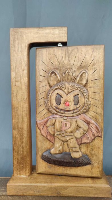 "SUPER PAL" - уникална дърворезба, вдъхновена от поп - арт културата