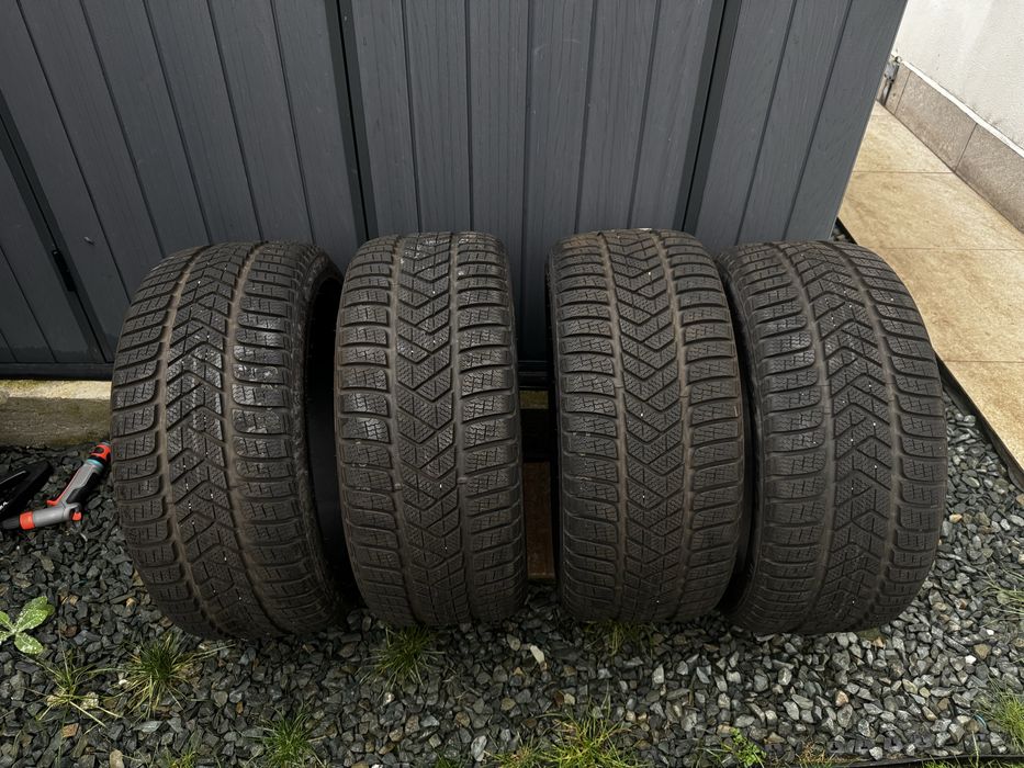 Set anvelope noi 245 40 18 Pirelli Winter SottoZero 3 AO