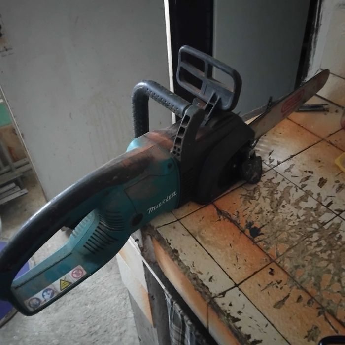 Електрическа Резачка за дърва makita