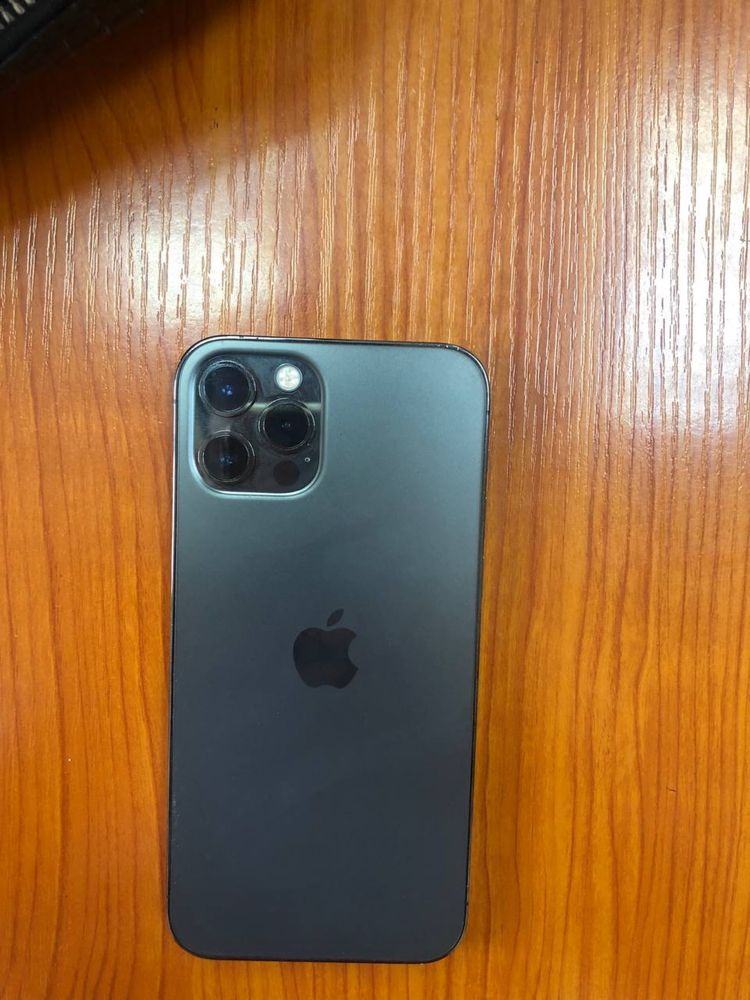 Iphone 12 pro ideyal holatda
