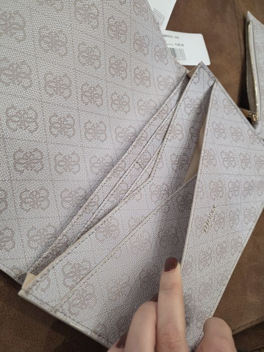 Портфейл Guess Orlina - в кутия