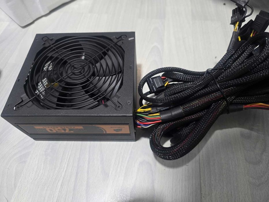 Захранване Corsair TX750 750W