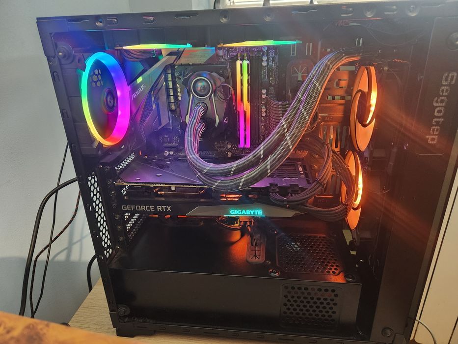 Геймърски Компютър, Ryzen 5 5600x, RTX 3070, 16gb RAM,  ssd 500gb