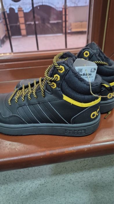 Женские кроссовки осень-весна