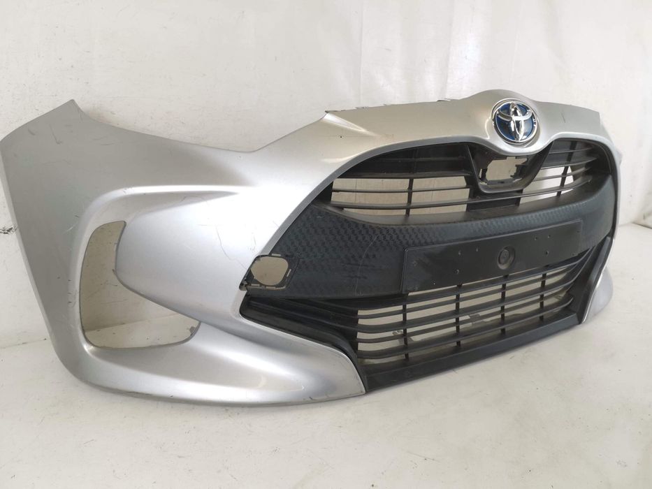 Предна броня с долна решетка и радиаторна решетка Тойота Ярис / Toyota