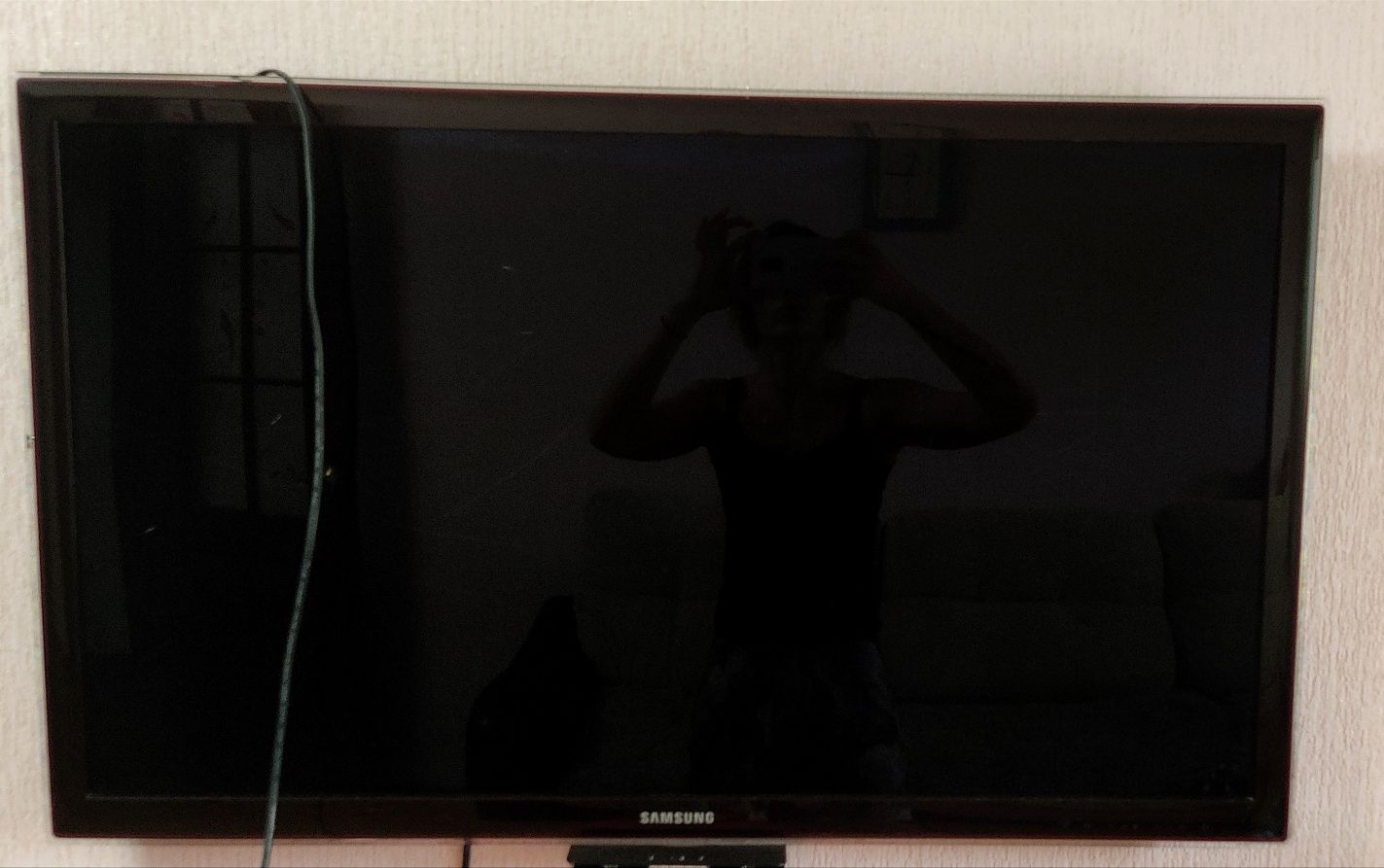 Продам ЖК телевизор Samsung, не работает