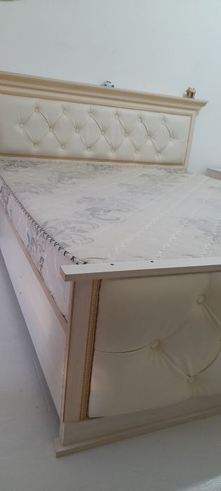 Spalniy komplekt srochno sotiladi