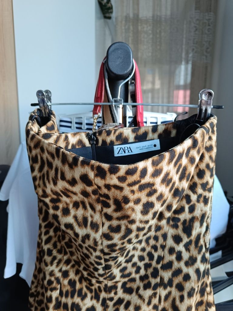 Zara стилна рокля