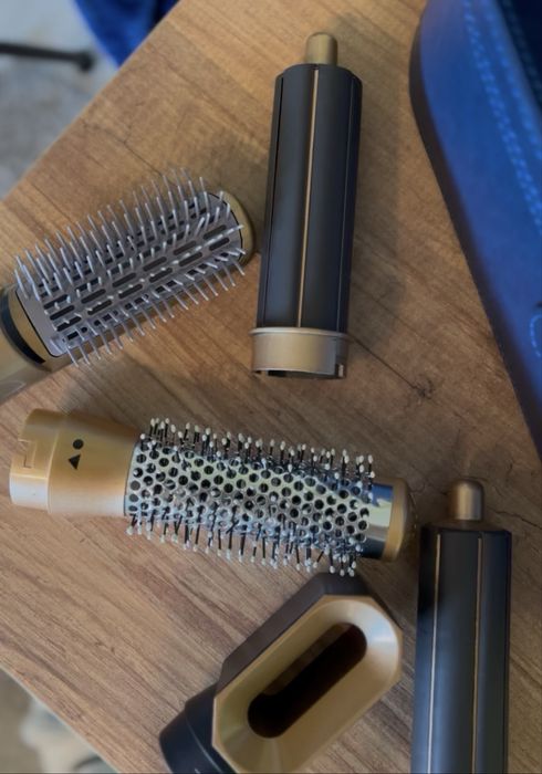 Сешоар за коса 5в1 - с приставки и 3 температурни възможности