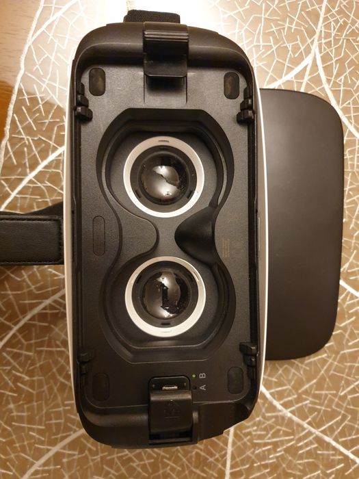 Очила за виртуална реалност Samsung Gear VR