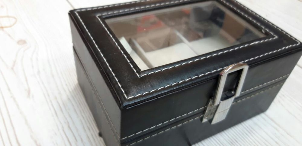 Cutie Caseta depozitare pentru 3 ceasuri. Produs nou! Sigilat!