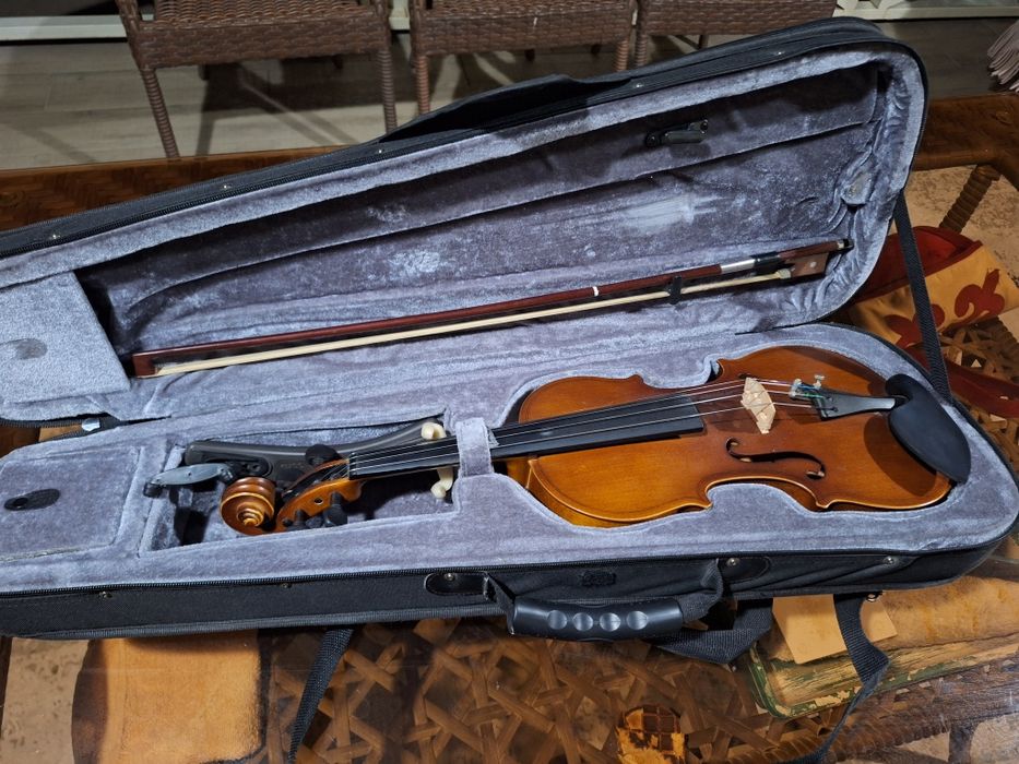 Скрипка в отличном состояний