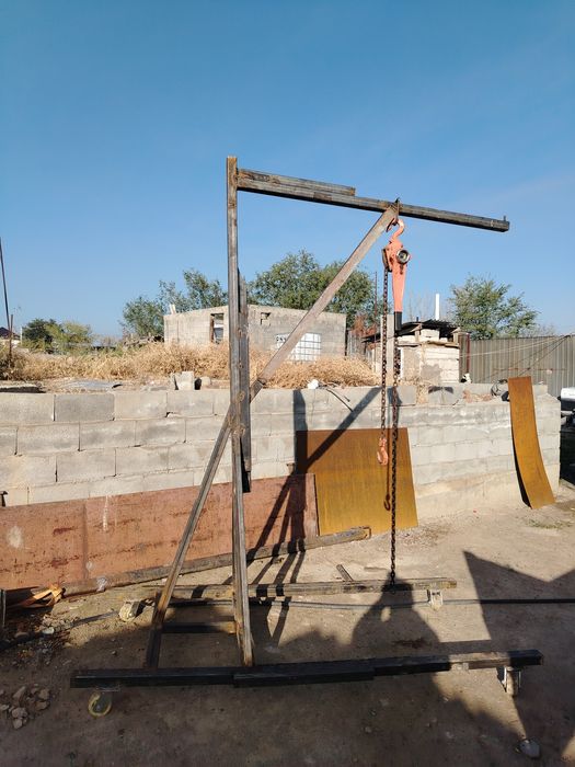 на прокат Подьемник для двигателья