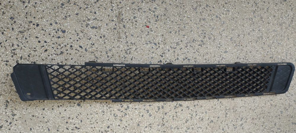 Решетка в предната броня Мерцедес С W204