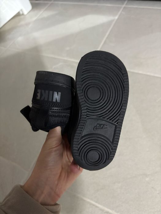 Adidasi Nike masura 22 o singura purtare