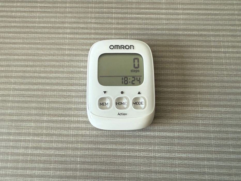 OMRON Walking Style IV - pedometru precis - pasi distanta calorii