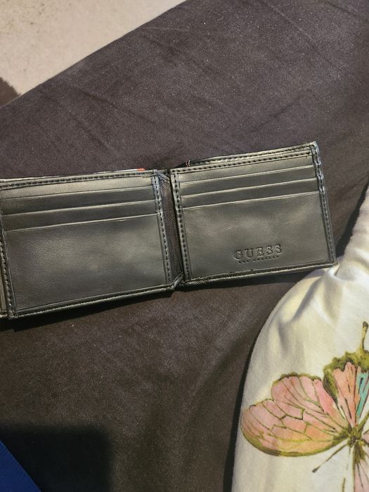Оригинално портмоне guess