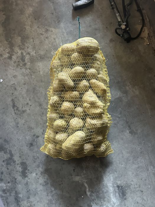 Продавам картоф два сорта